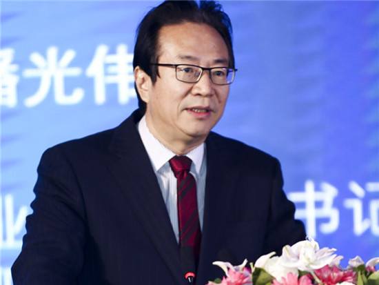 中国银行业协会党委书记、专职副会长潘光伟