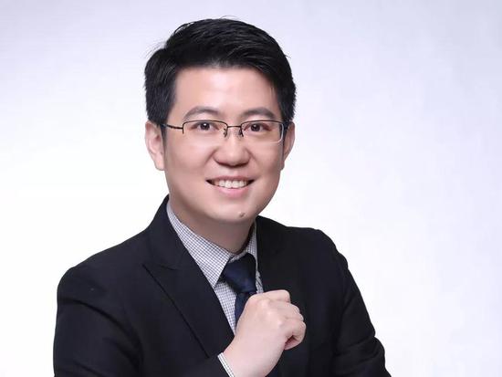 秦雪征，北京大学经济学院副院长、教授、博士生导师