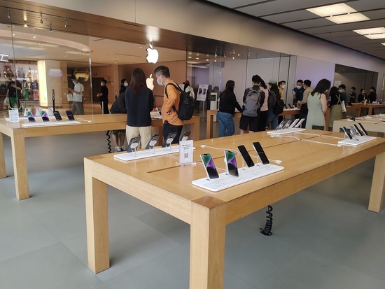 深圳Apple Store，iPhone14系列被“冷落”  图源：时代财经