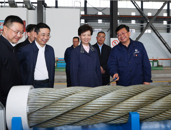 贵州省委书记:打造以茅台为引领的酱香型白酒核心产区,企业集群_新浪
