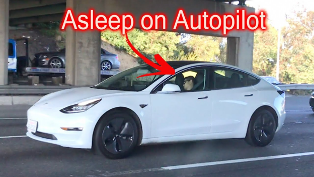 (Tesla owner falls asleep with Autopilot)