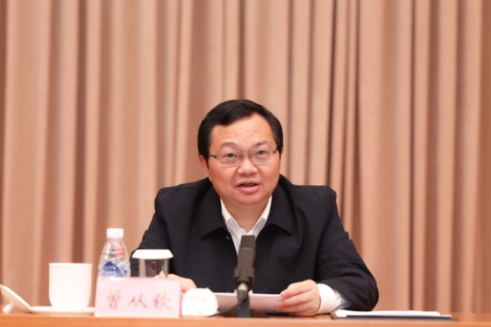 五粮液曾从钦，从酒业新人到行业领袖