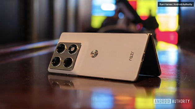 Razr Fold支起形态