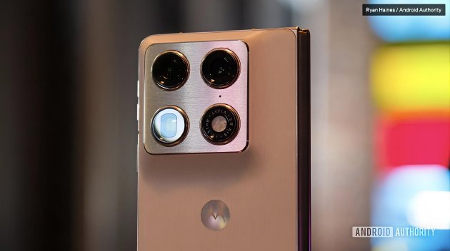  Razr Fold摄像头特写