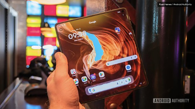 Razr Fold内屏展示图