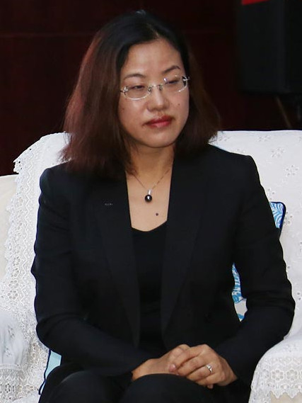 刘春海 内蒙古伊利实业集团公司副总裁潘刚 内蒙古伊利实业集团公司