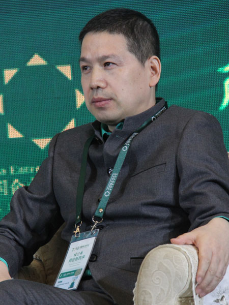 新浪财经讯 “2016绿公司年会”于2016年4月22日至24日在山东济南举行。上图为中国生物多样性保护与绿色发展基金会秘书长周晋峰出席“公益与商业融合的创新智慧”论坛。
