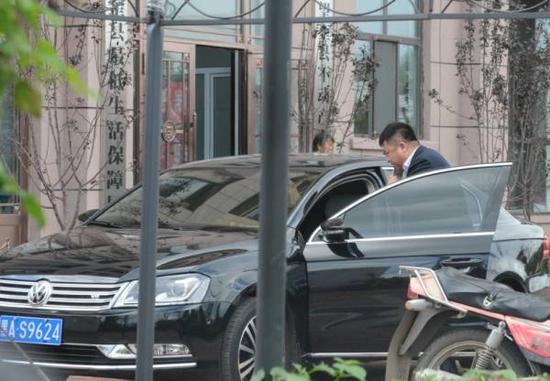 迈腾悬挂的黑AS9624号牌为空号。