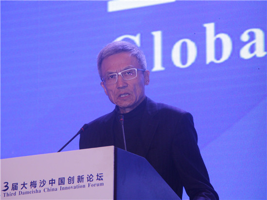 中欧国际工商学院经济学、金融学教授许小年