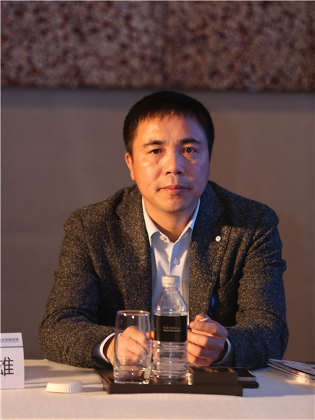 福建七匹狼实业股份有限公司董事长周少雄