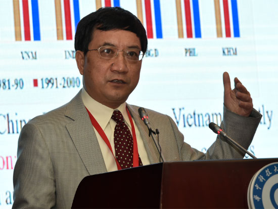 黄季焜:加速转型更利于农村经济发展