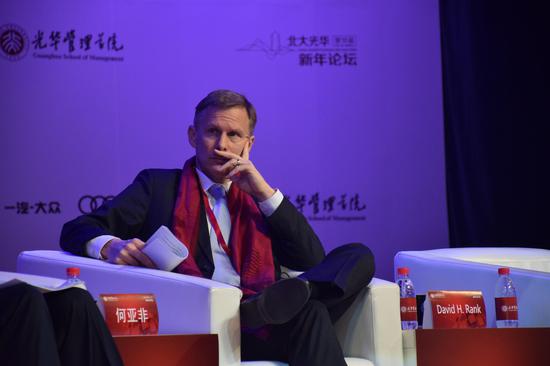 美国驻北京大使馆使团副团长阮大为