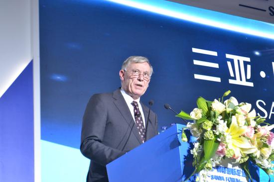 图为德国前总统、国际货币基金组织前总裁 霍斯特·科勒（Horst Koehler）。（新浪财经李彦丽 摄）