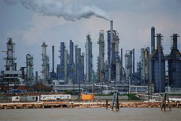 阿曼杜库姆炼油厂图片