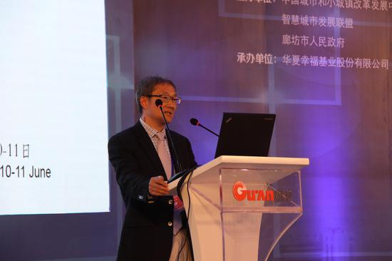 英国社会科学院院士、英国伦敦大学学院巴特雷特规划教授吴缚龙