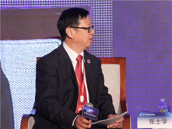 中国并购公会副会长张士学主持分论坛