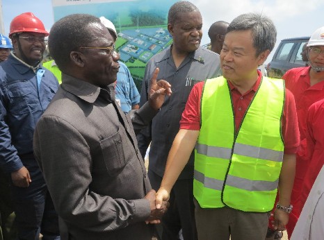 2014年1月24-25日，我与时任坦总理平达视察坦天然气输送管道项目。