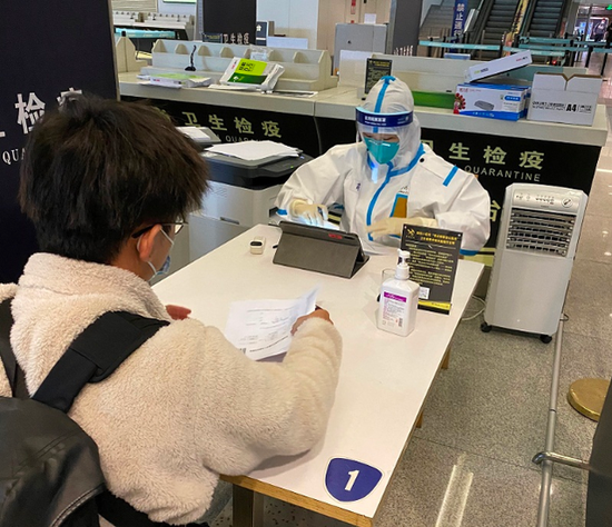 杭州萧山机场海关全力保障元旦假期口岸通关顺畅（图）
