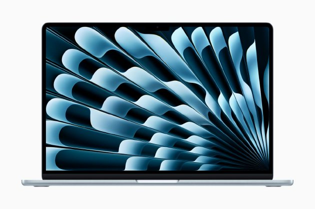 今年早些时候，Apple 推出的新款 MacBook Air 整体再生材料占比超 55%，创 Apple 产品新高。