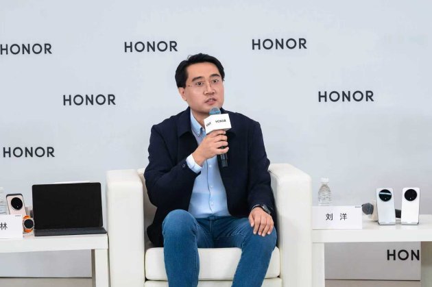 荣耀硬件工程部总裁刘洋