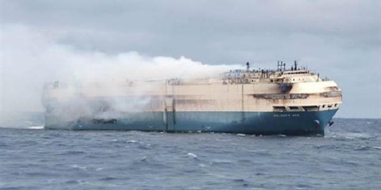 警告!|大众汽车已对挽回起火货轮上的近4000辆汽车不抱希望