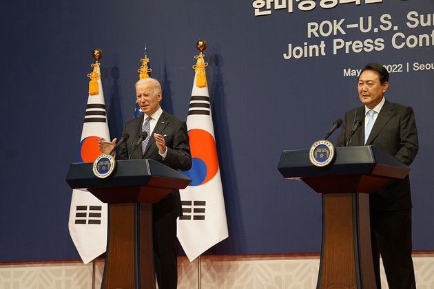 美国总统拜登和韩国总统尹锡悦。图源：视觉中国