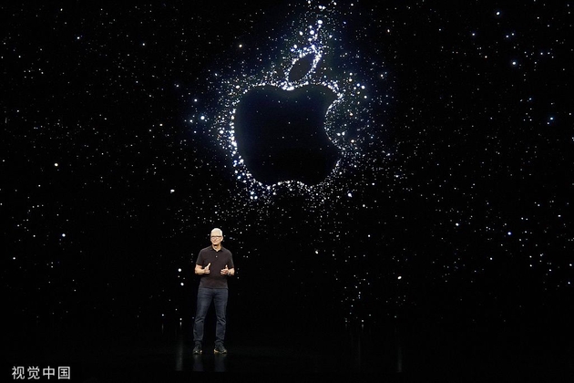 9月7日，美国加州库比蒂诺，苹果公司首席执行官蒂姆·库克在苹果公园举行的活动上讲话。（视觉中国）