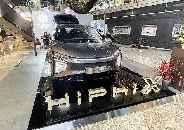 北京商场里展示的高合HiPhi X。图片来源：界面新闻/匡达