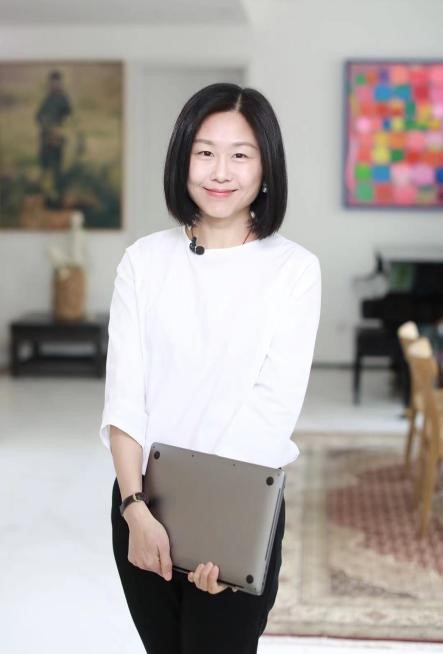 《硅谷新鲜事》主理人,前cnbc主持人,央视财经评论员@陈茜inthevalley