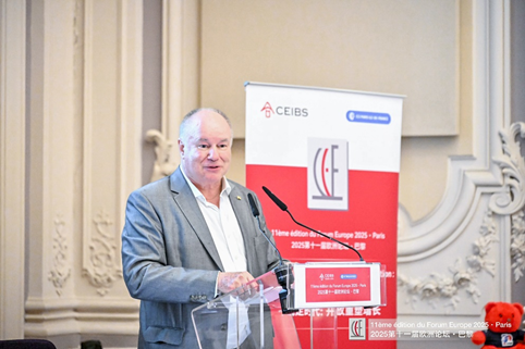 中欧国际工商学院院长（欧方）、市场营销学教授杜道明（Dominique Turpin）做答谢致辞