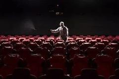 电影院关闭100多天：屏幕很寂寞 老鼠也很寂寞