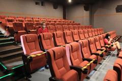 观众心声 | 上海疫情后首场电影现场 老爷叔：半年没看好难过