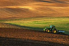 中共中央：落实第二轮土地承包到期后再延长三十年政策