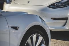 经济日报评论：特斯拉该学三门功课