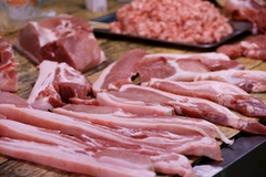 统计局：猪肉供给持续增加 价格环比继续下降1.9%