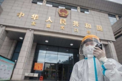 开放国门有没有路线图？李克强：会及时应对疫情变化，逐步使物流人流有序畅通