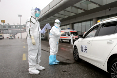 开放国门有没有路线图？李克强：会及时应对疫情变化，逐步使物流人流有序畅通