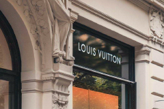 LV、GUCCI等品牌售后内外有别