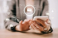 “电话轰炸”遭人嫌，保险电销变味