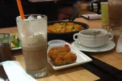 最新|被曝食品安全乱象，北京必胜客和谐广场店和魏公村店已闭店