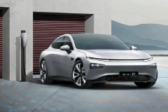 小鹏回应：被撞车主不幸离世