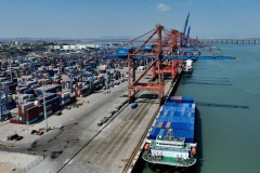 海运航线运价大跌 港口航运板块持续下挫