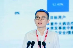 光耀：探索客户与科技导向服务型中介