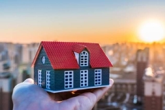 易纲：房地产业关联很多上下游行业，其良性循环对经济健康发展具有重要意义