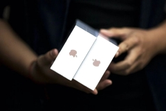 2022年累跌超28%！苹果股价年末三连跌 创一年半来最低