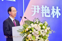 尹艳林：推进西部发展应加快培育战略性新兴产业和先进制造业等