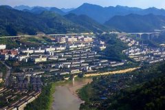 贵州茅台合同负债较去年底下降52.60%，公司称经销商预付货款减少