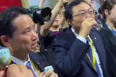 口感怎么样？茅台丁雄军与曾从钦共饮五粮液