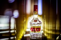 五粮液集团：择机适度调整第八代五粮液出产价 全力推动渠道变革