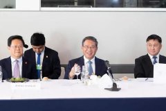 李强和他们面对面，释放重要信号